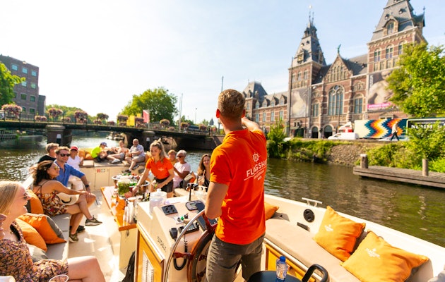 Een luxe rondvaart van Amsterdam Boat Experience!